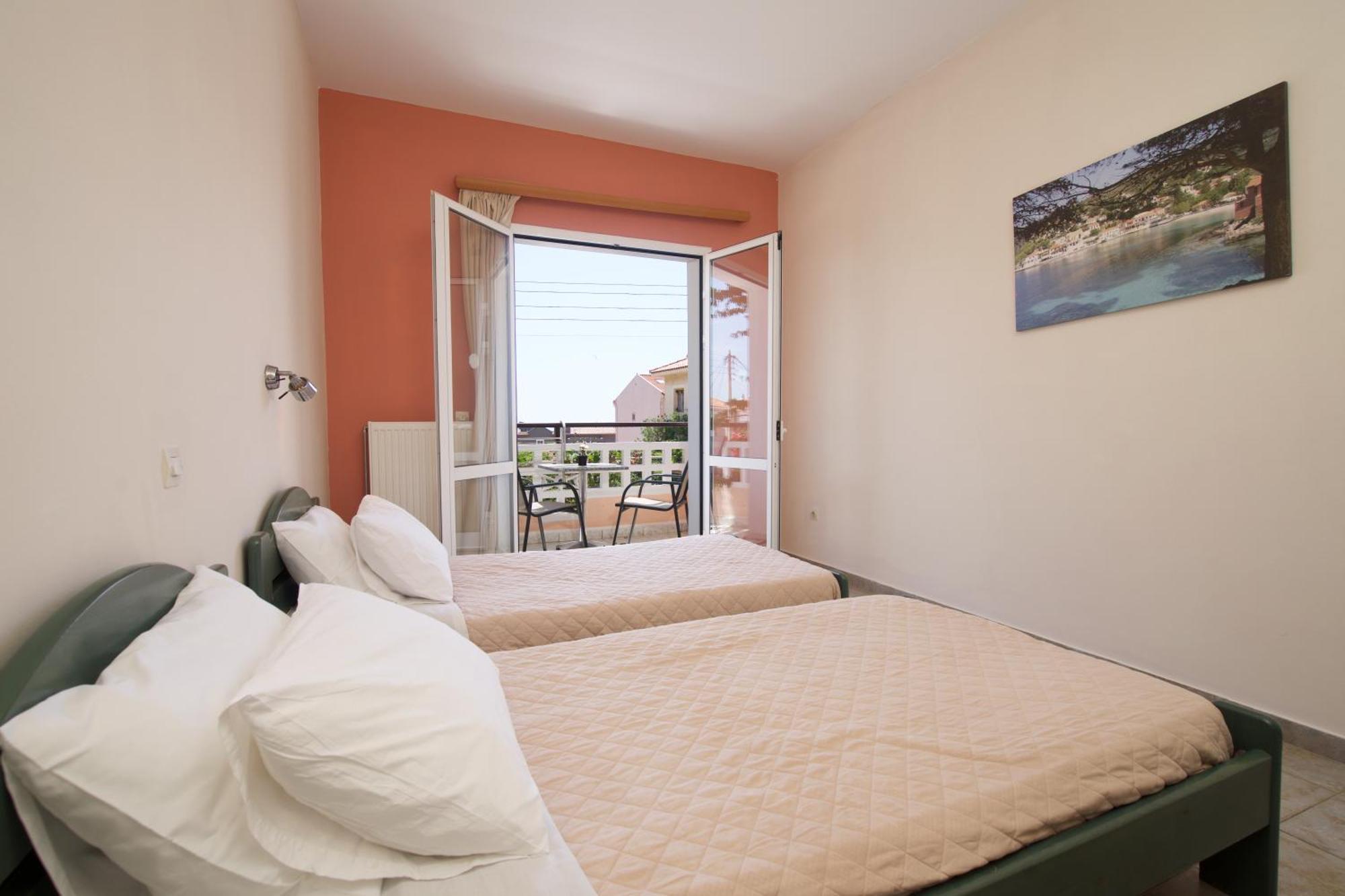 Theodora Studios & Apartments Skala  Экстерьер фото