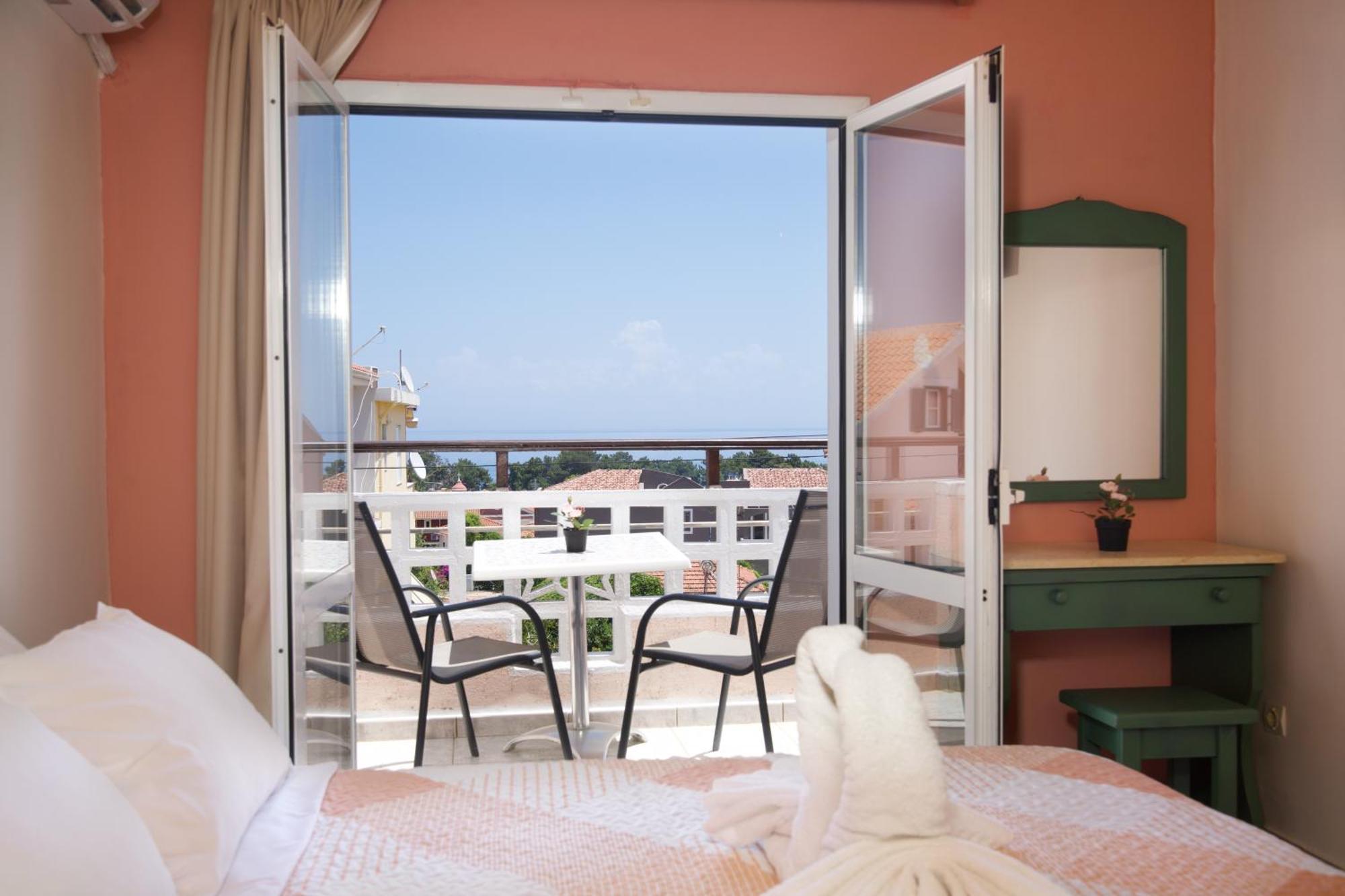 Theodora Studios & Apartments Skala  Экстерьер фото