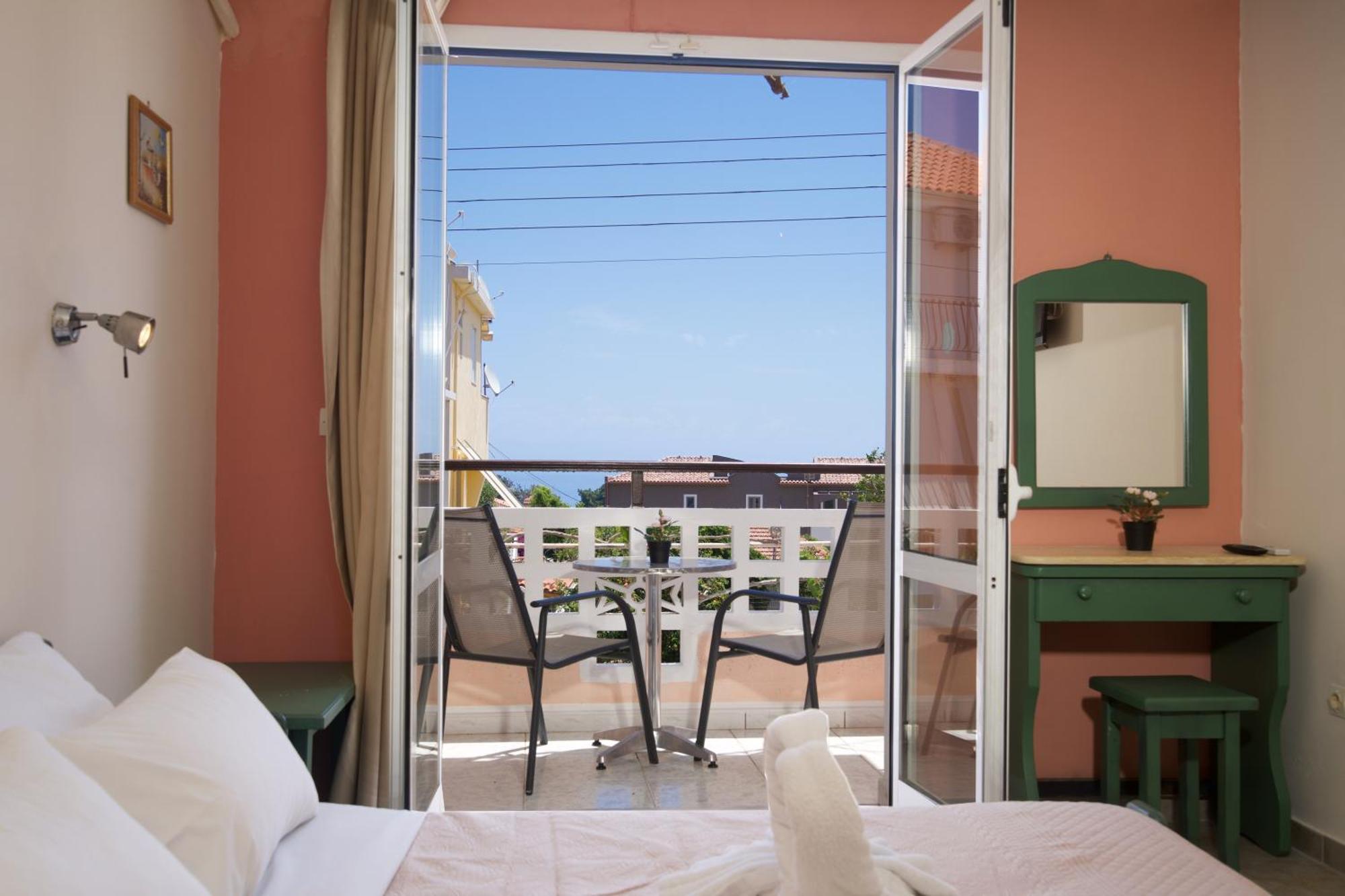 Theodora Studios & Apartments Skala  Экстерьер фото