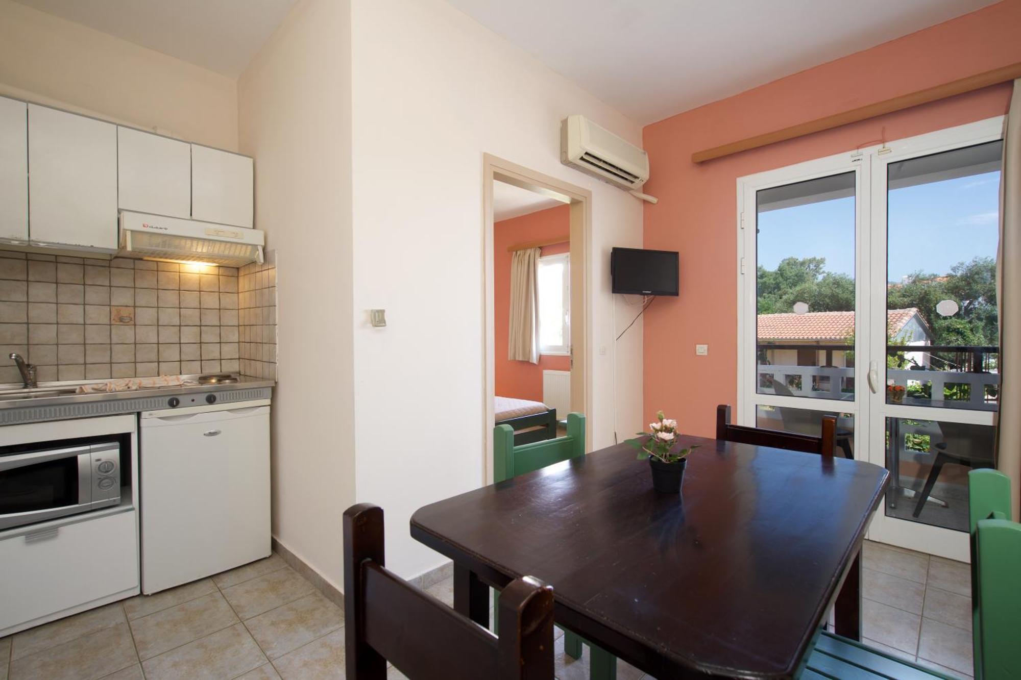 Theodora Studios & Apartments Skala  Экстерьер фото