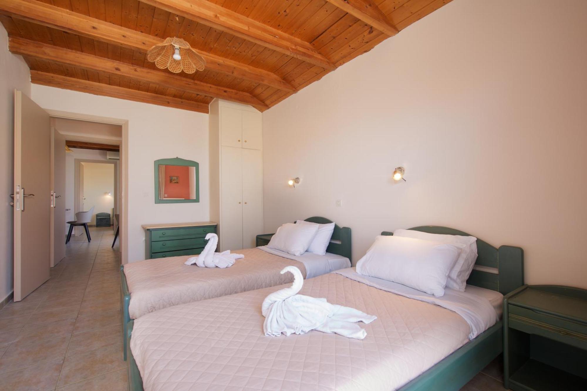 Theodora Studios & Apartments Skala  Экстерьер фото