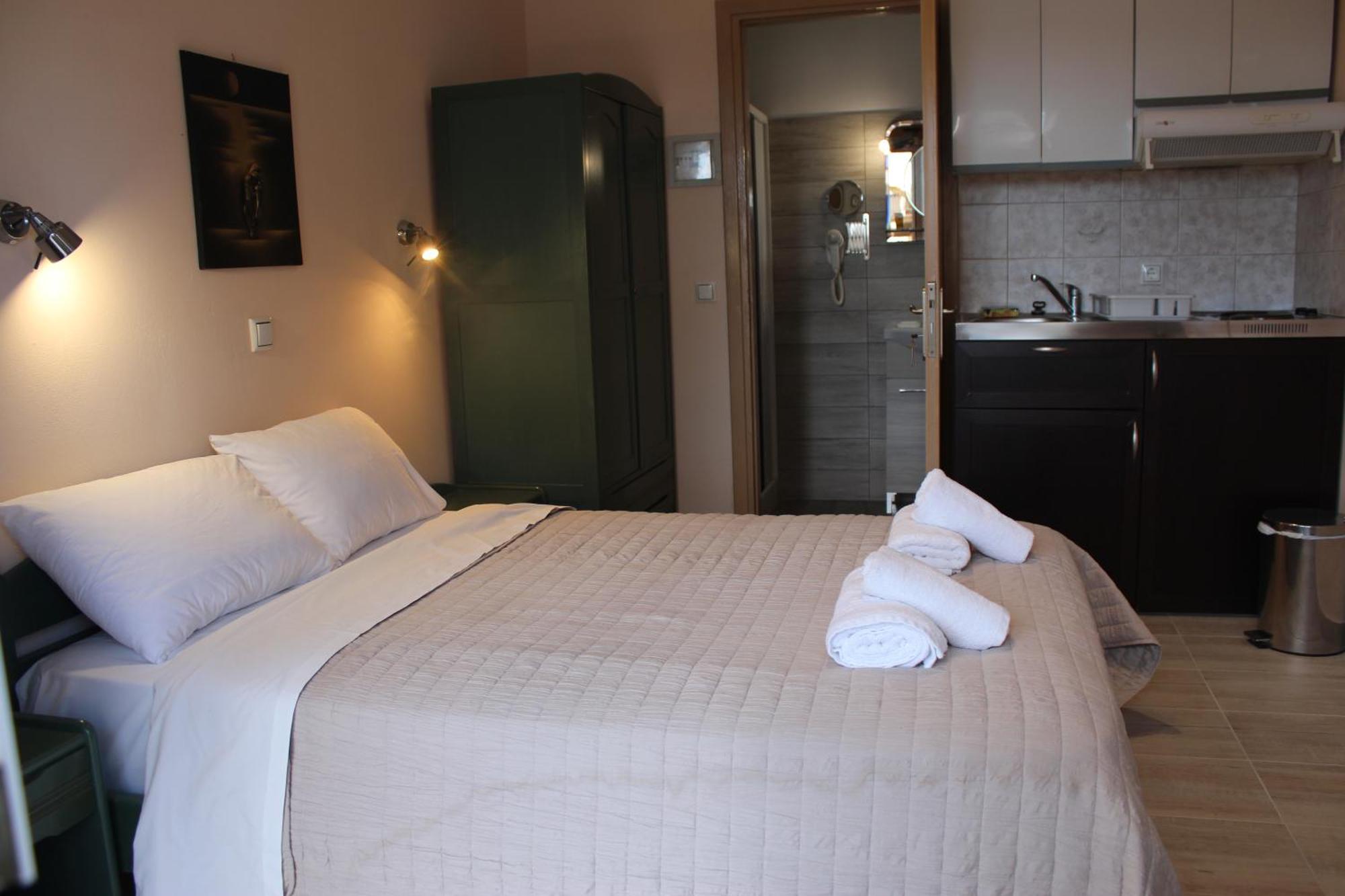 Theodora Studios & Apartments Skala  Экстерьер фото