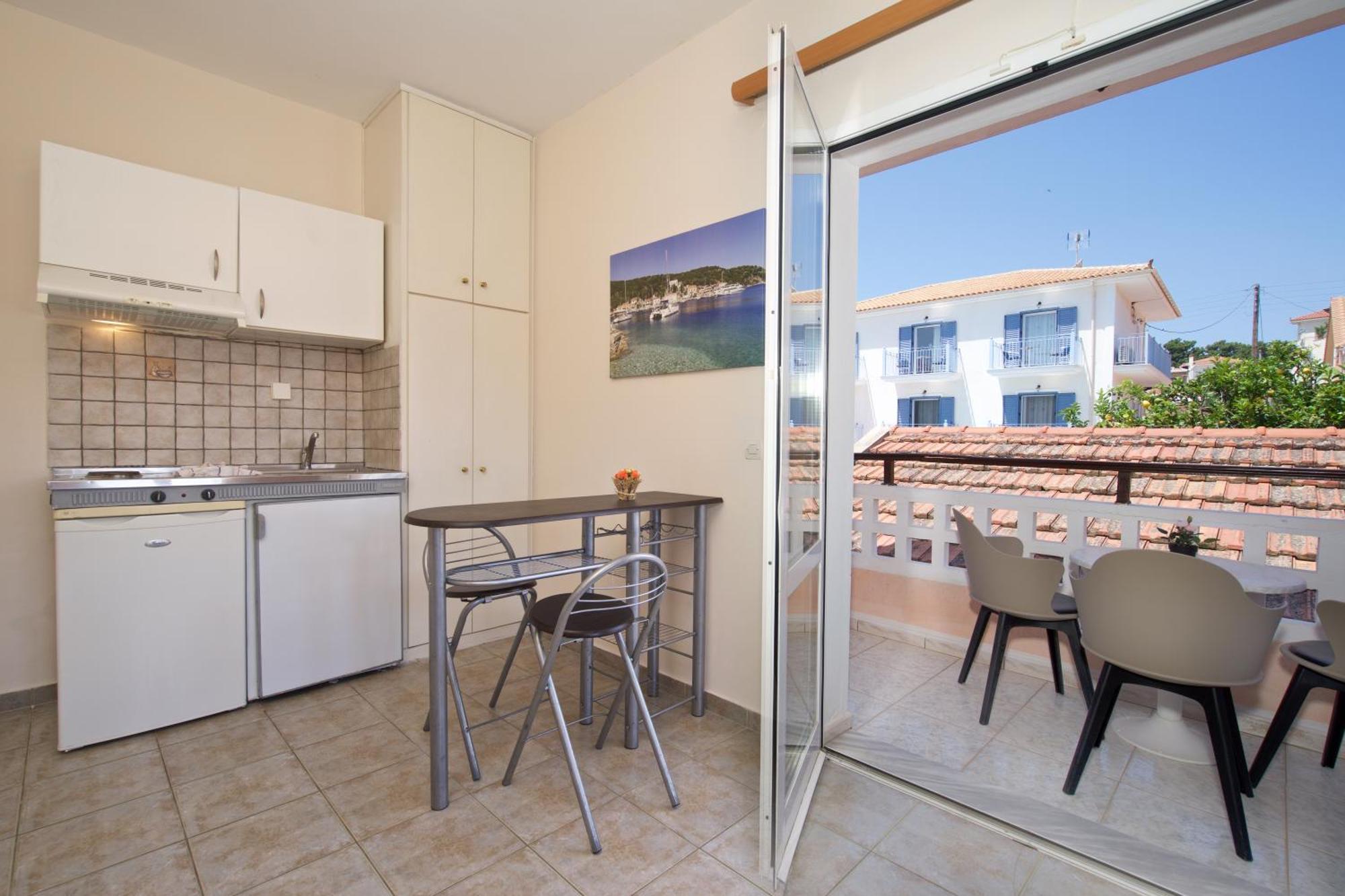 Theodora Studios & Apartments Skala  Экстерьер фото