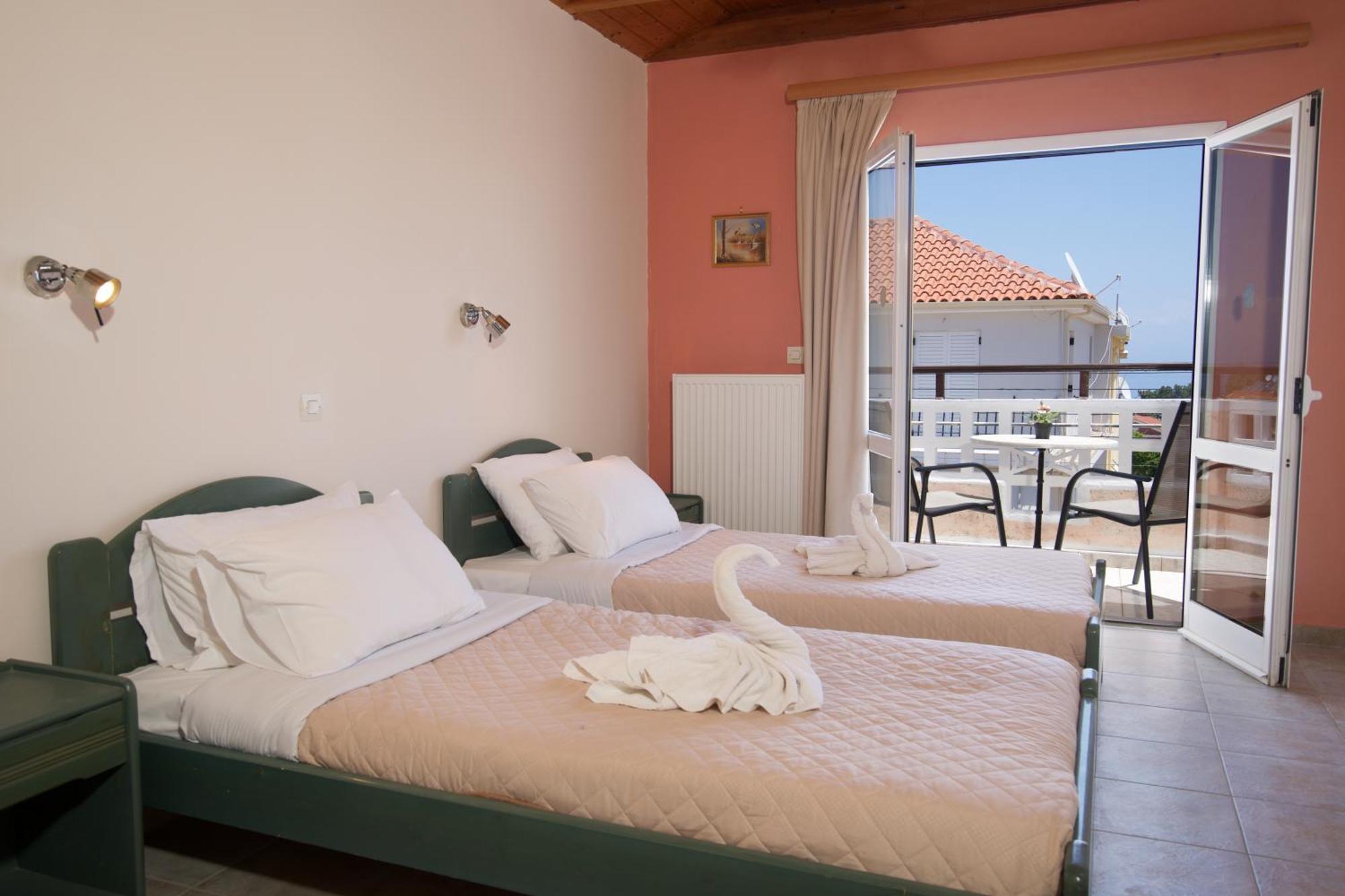 Theodora Studios & Apartments Skala  Экстерьер фото